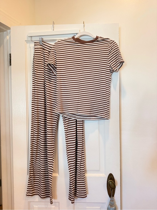 Abercrombie & Fitch Other - Striped Set in Brown & White Like New